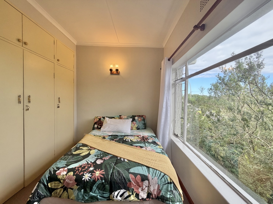 4 Bedroom Property for Sale in Paradise Beach Eastern Cape